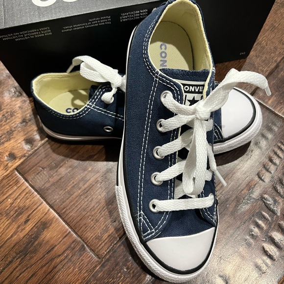 Converse - youth 13 - brand new - Picture 1 of 3